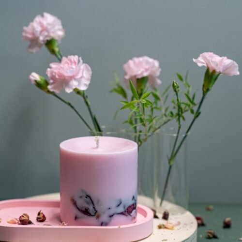hand made soy wax candle with peony scent