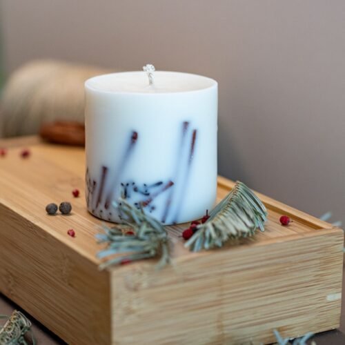 hand made soy wax candle with cinnamon scent