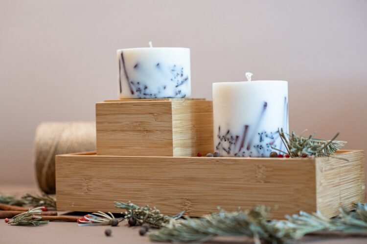 hand made soy wax candle with cinnamon scent