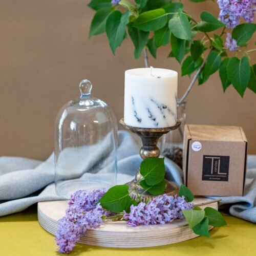 hand made soy wax candle with lavender scent white