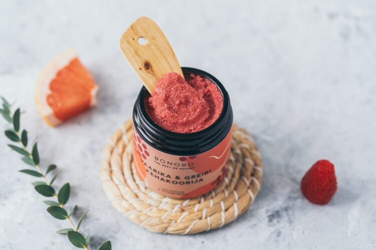 body scrub — raspberry and grapefruit