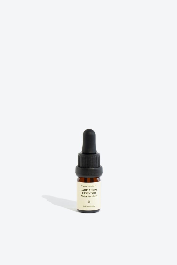 labdanum resinoid essential oil