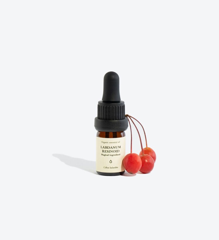labdanum resinoid essential oil