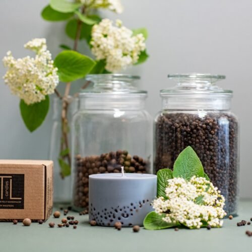 hand made soy wax candle with patchouli scent