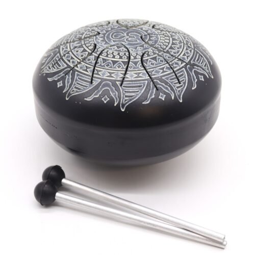 bG9jYWw6Ly9tZWRpYS85US82RC82MFIzMEMxRzZXVDM2RDlRLzc5MzI3ZmQ0LmpwZWc.jpg Tērauda Steel Tongue Happy Drums – OM mandalas gravējums – 16 cm