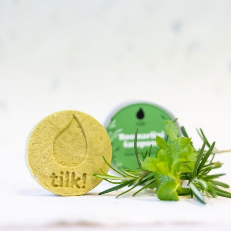 Dziļi attīrošs cietais matu šampūns ar matcha, 70 g