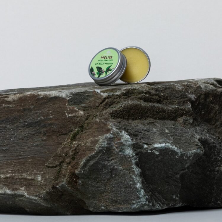 lemon-balm-lip-balm-cb27e088.jpg Lūpu balzams ar melisu